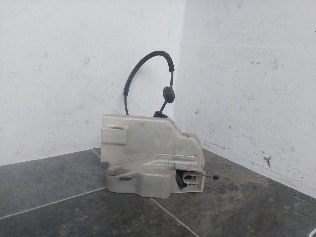 Front door lock 893862113