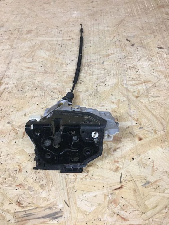 Front door lock 3C4839016A