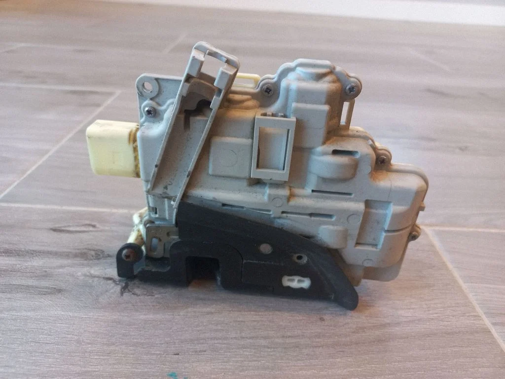 Front door lock
