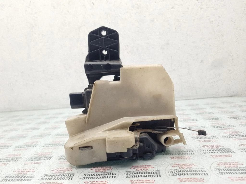 Front door lock 3B0837867