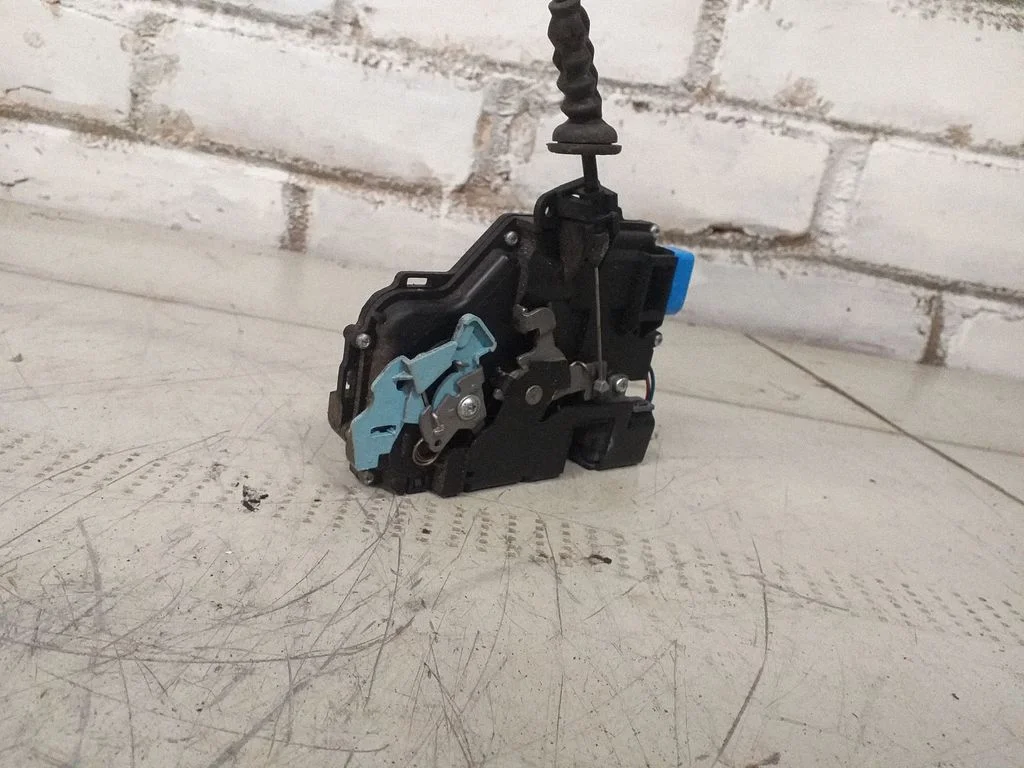 Front door lock 3D1837015AB