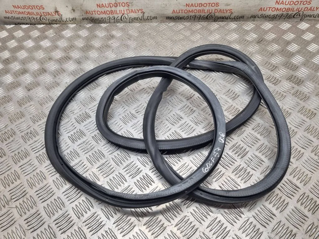Front door rubber seal – Volkswagen Golf Plus (2005-2013)