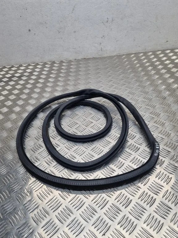 Esiukse tihend (kere pool) – Seat Exeo (3R) (2008-2013)