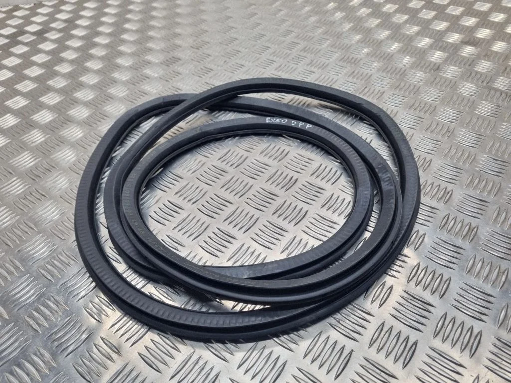 Esiukse tihend (kere pool) – Seat Exeo (3R) (2008-2013)
