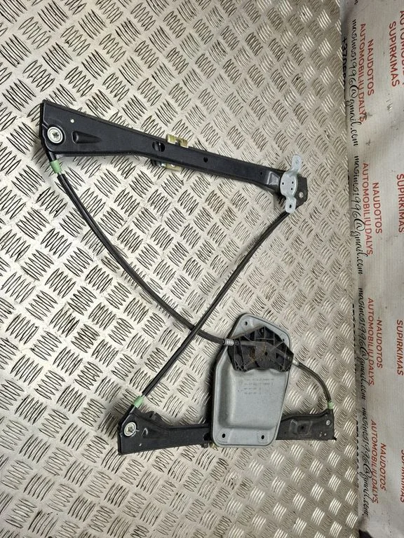 Front window lifting mechanism without motor – front right