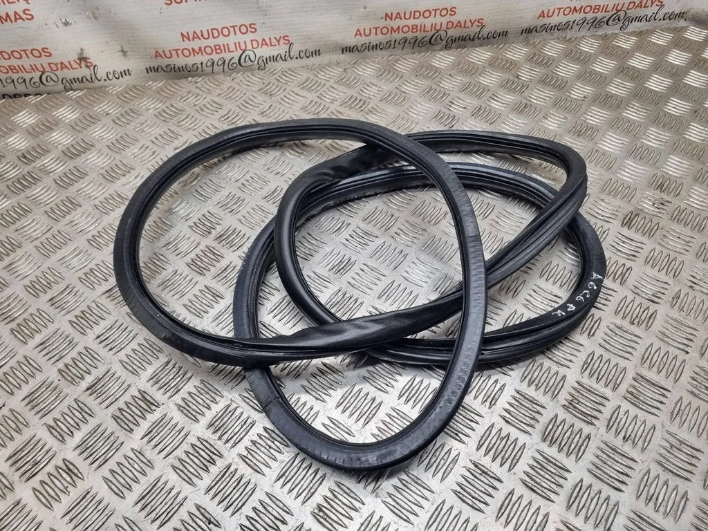 Front door rubber seal – Audi A6 Allroad C6 (2006-2011)