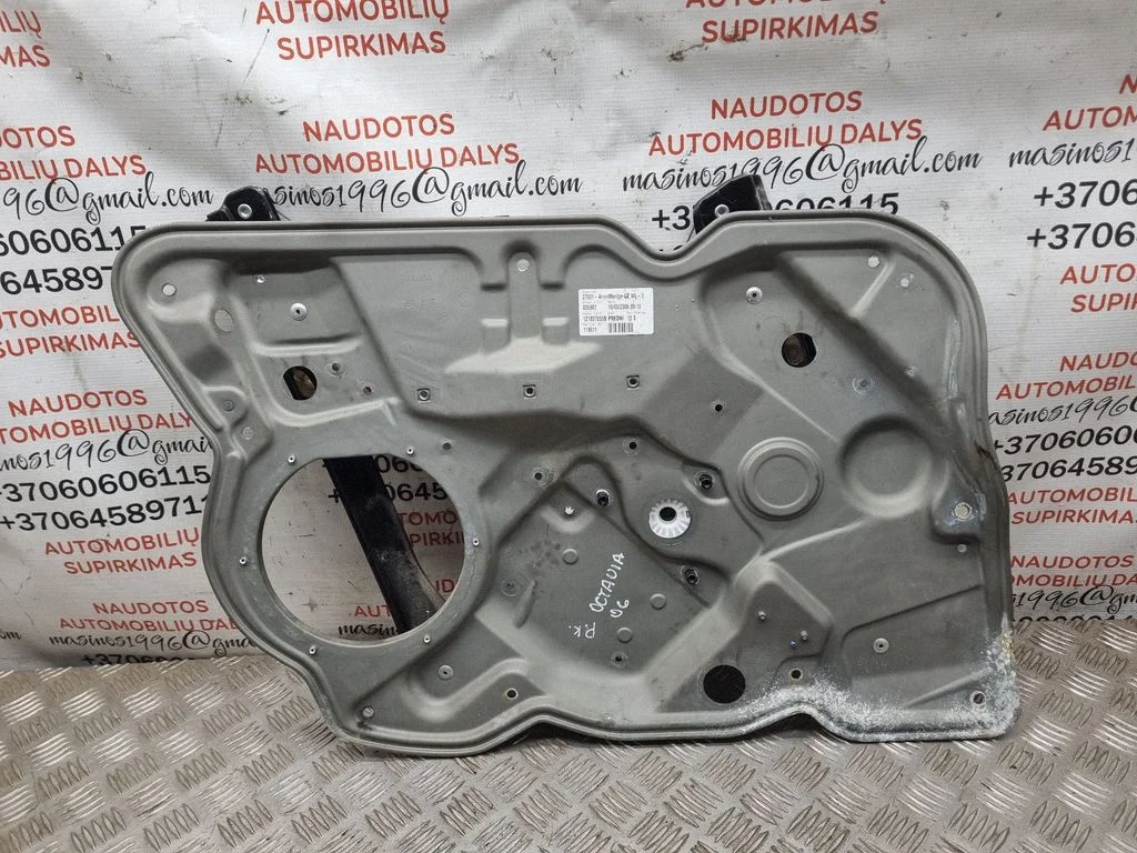 Front window lifting mechanism without motor – Skoda Octavia Mk2 (1Z) (2004-2013)