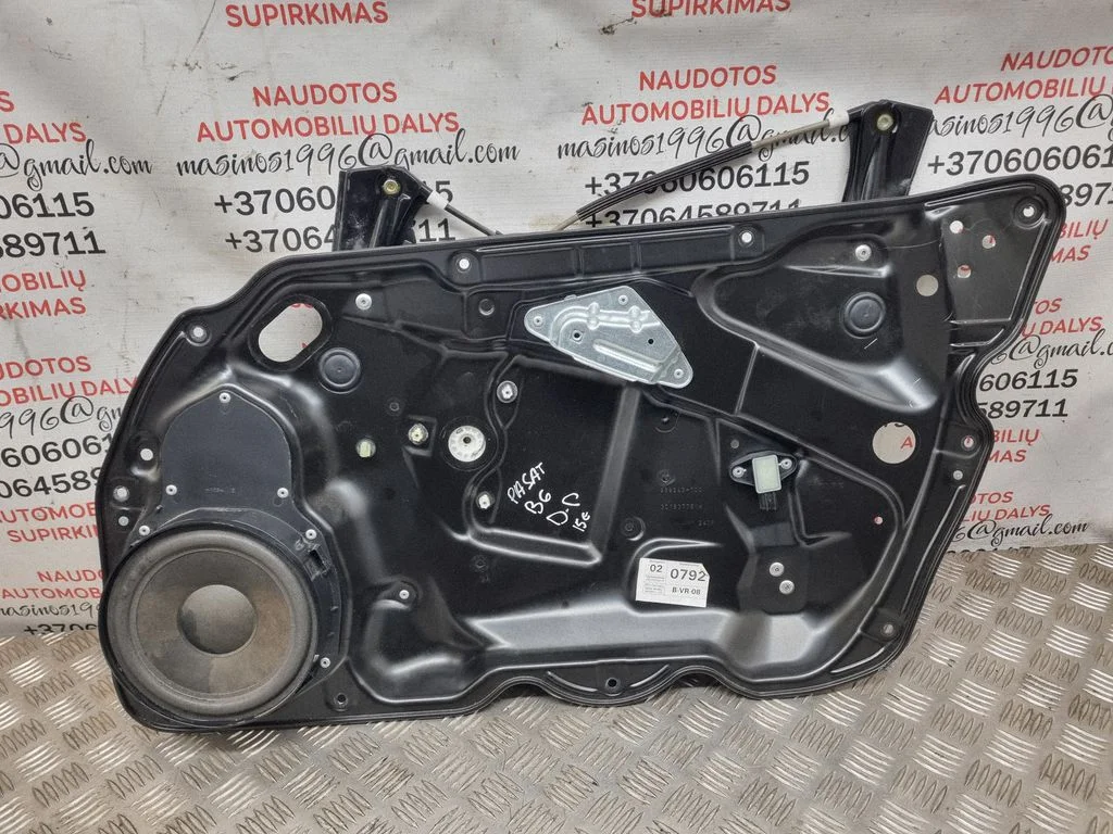 Esiukse aknatõstuk ilma mootorita – Volkswagen Passat CC (2008-2016)