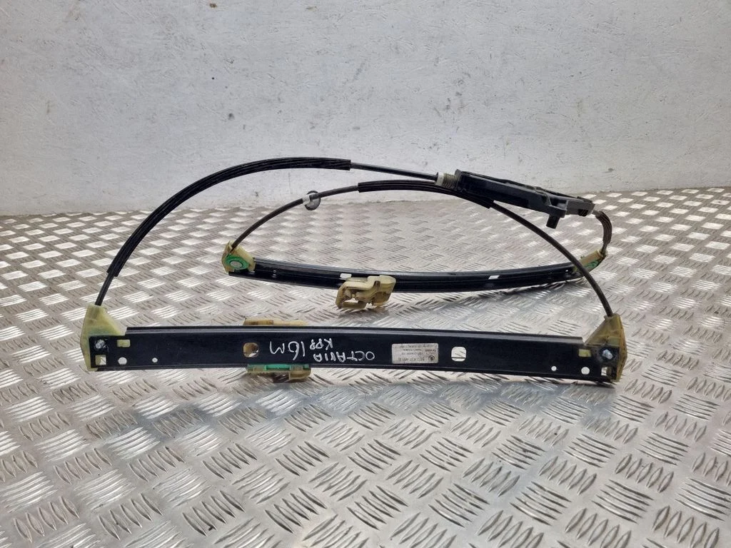 Front window lifting mechanism without motor – Skoda Octavia Mk3 (5E) (2013-2019)