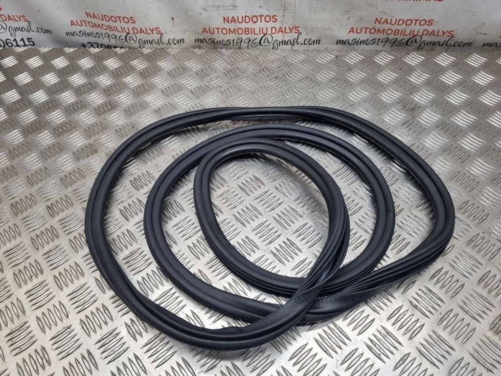 Front door rubber seal – Audi A4 Allroad B8 (2008-2016)