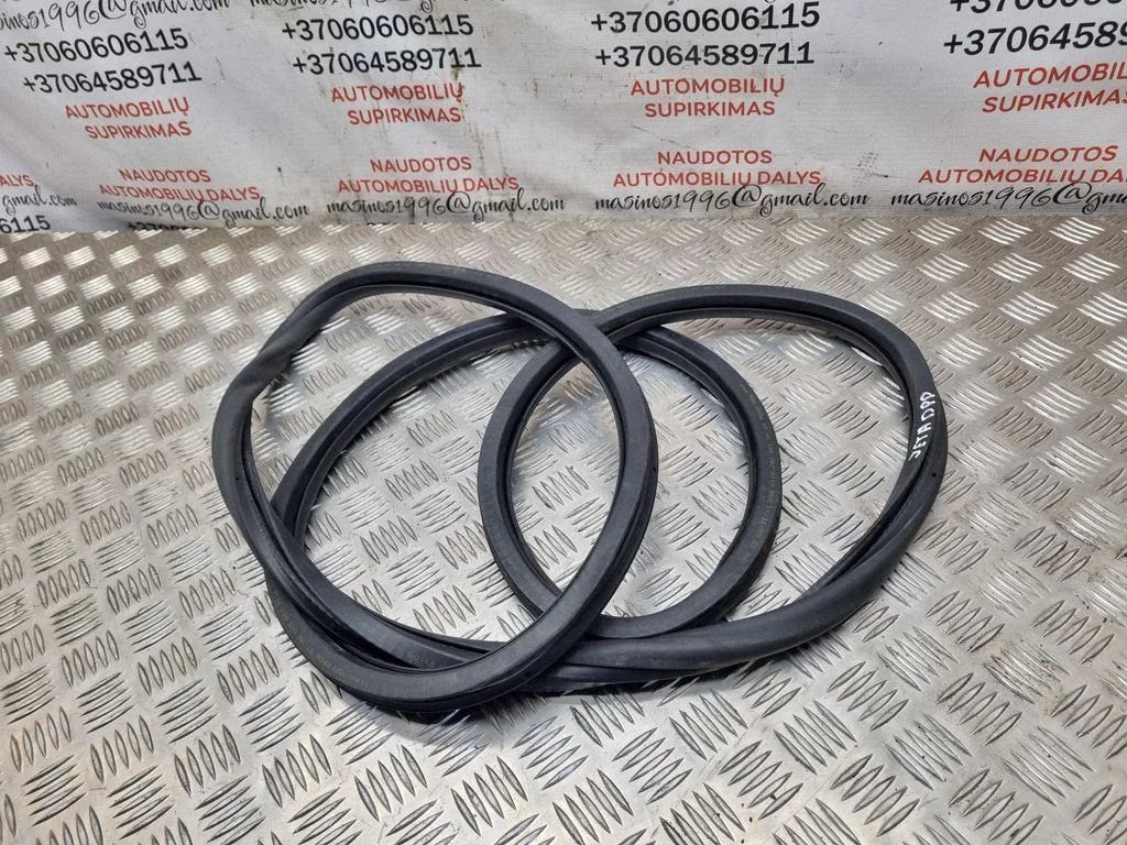 Uszczelka drzwi przednich (na karoserii) – Volkswagen Jetta V (2005-2010)