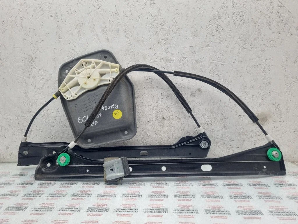 Front window lifting mechanism without motor 1K3837461A