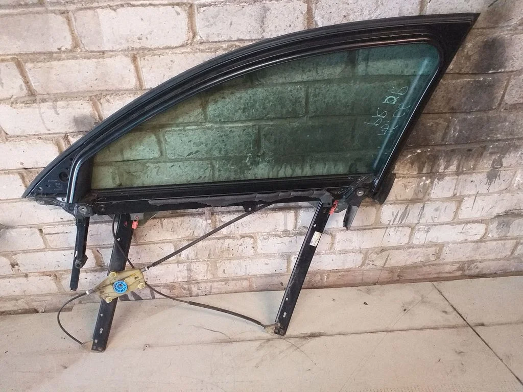Front window lifting mechanism without motor – Audi A6 Allroad C6 (2006-2011)