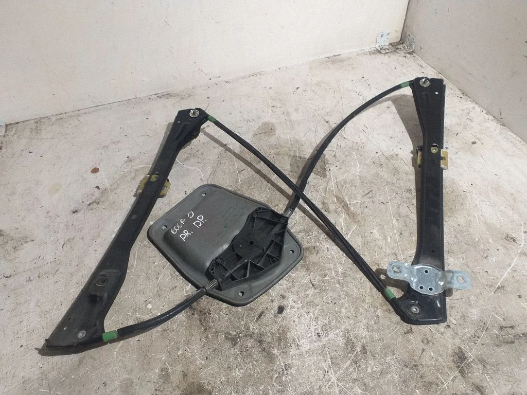 Front window lifting mechanism without motor – Volkswagen Golf Plus (2005-2013)