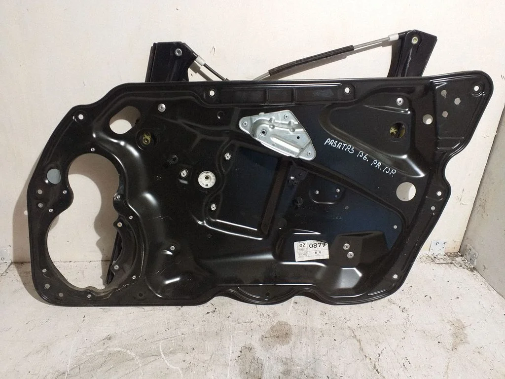 Front window lifting mechanism without motor – Volkswagen Passat CC (2008-2016)