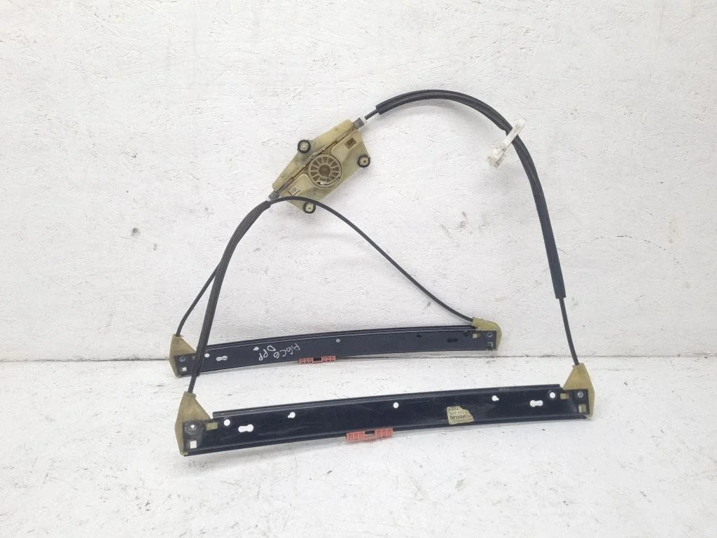 Front window lifting mechanism without motor – Audi A6 Allroad C6 (2006-2011)