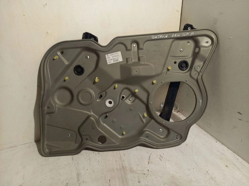 Front window lifting mechanism without motor – Skoda Octavia Mk2 (1Z) (2004-2013)