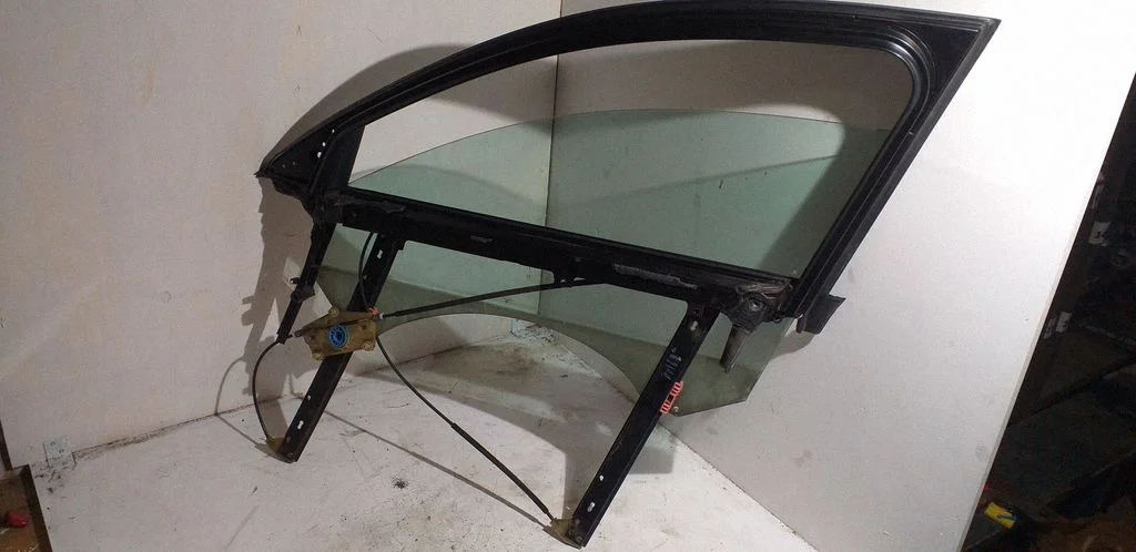 Front window lifting mechanism without motor – Audi A6 Allroad C5 (1999-2005)