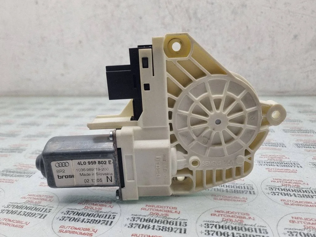 Front door window regulator motor – Audi Q7 4L (2005-2015)