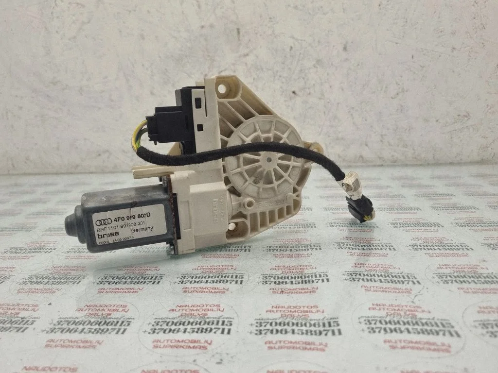Front door window regulator motor 4F0959802D