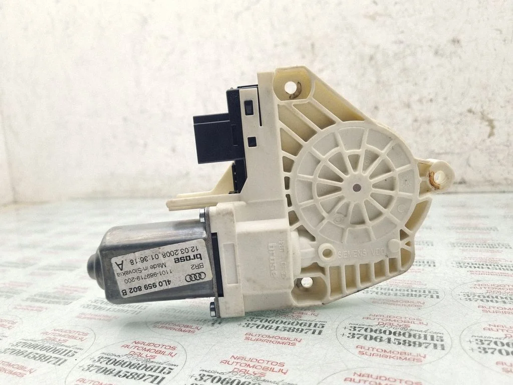 Front door window regulator motor – Audi Q7 4L (2005-2015)
