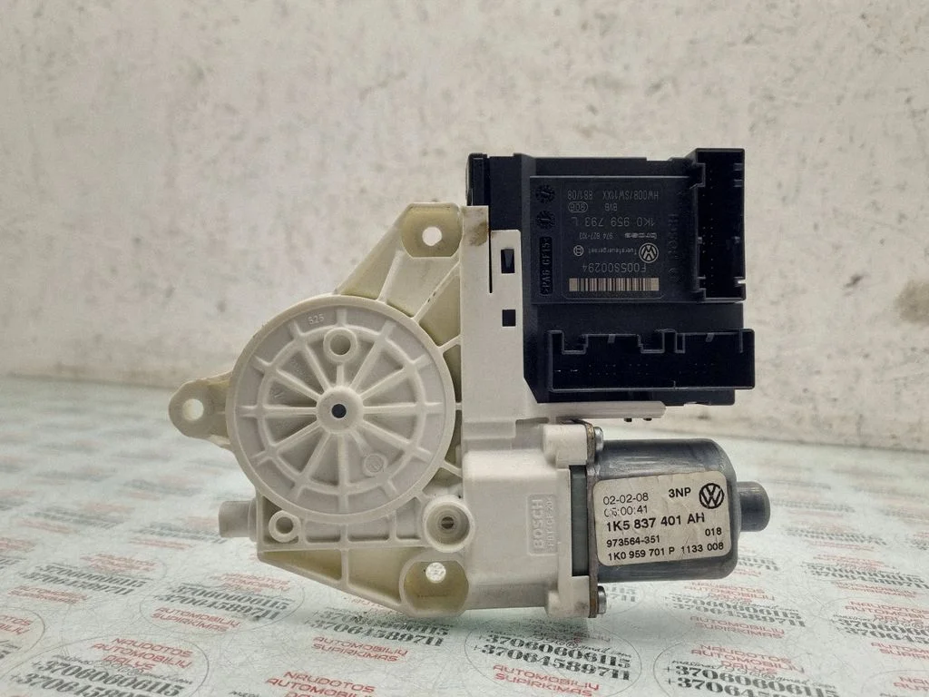 Front door window regulator motor 1K5837401AH