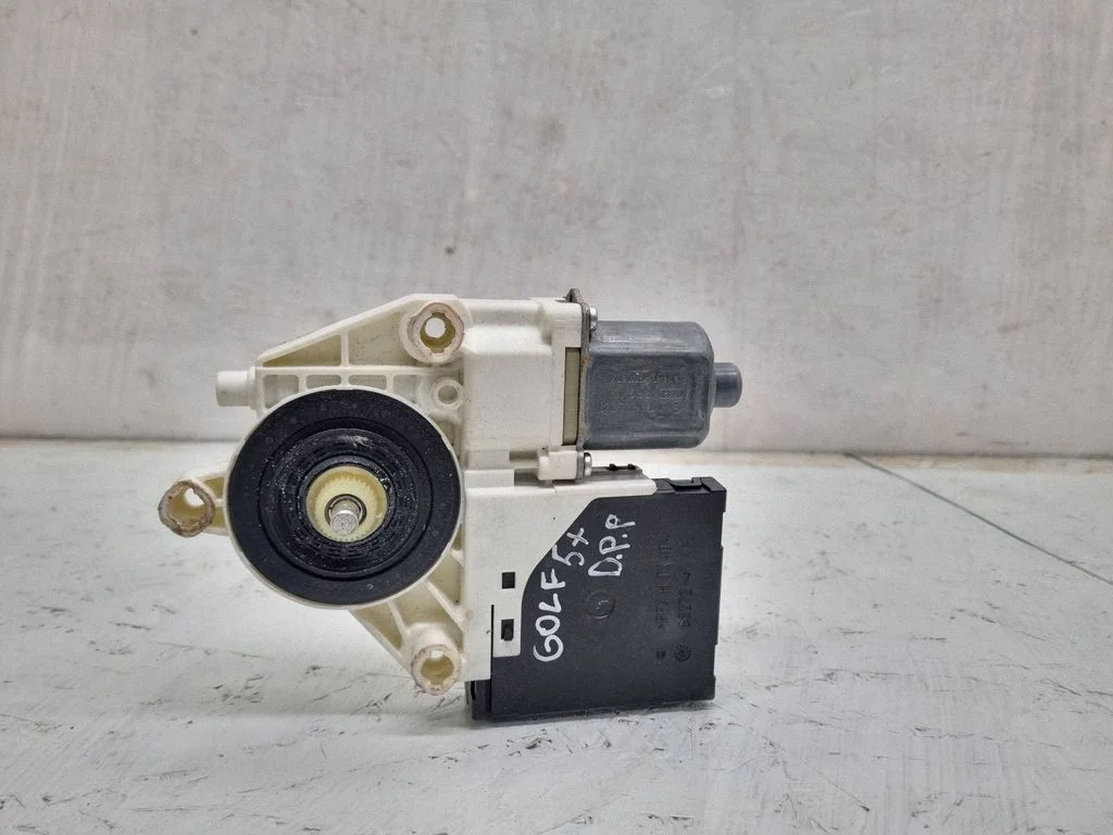 Front door window regulator motor 5M1837402G