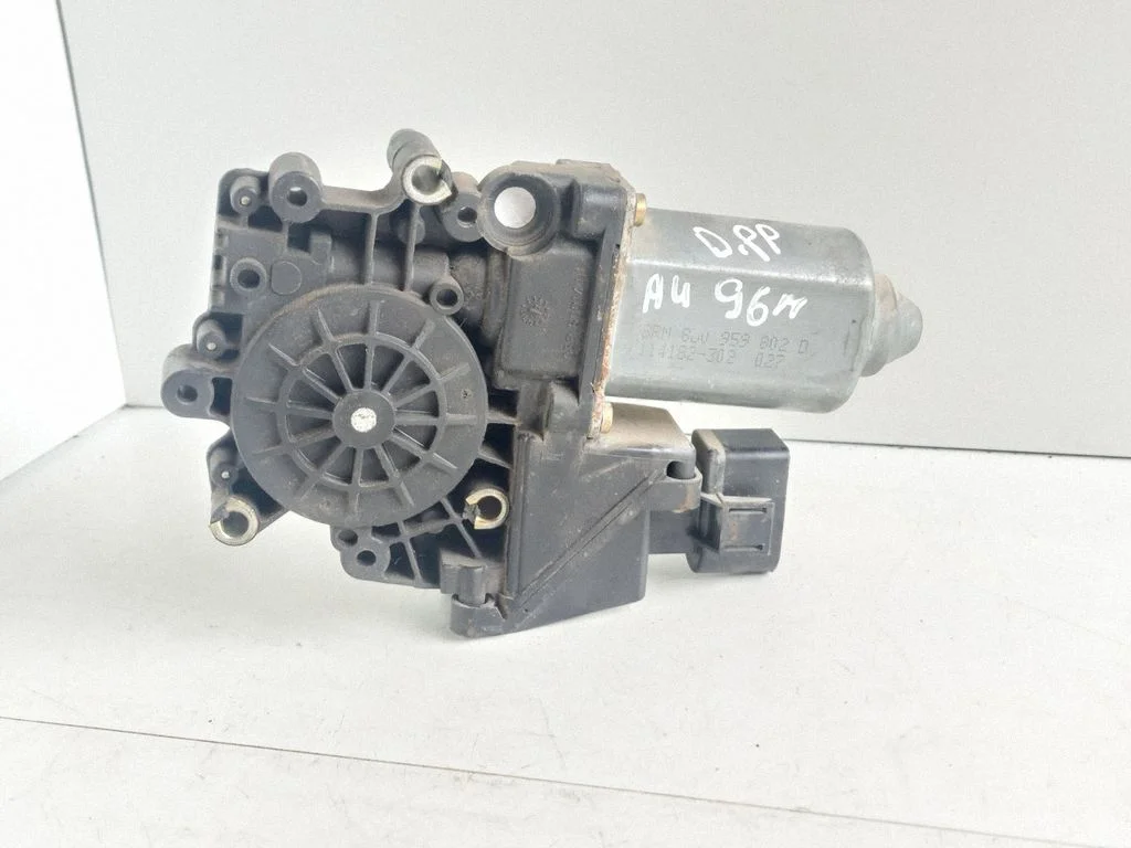 Front door window regulator motor 113846113