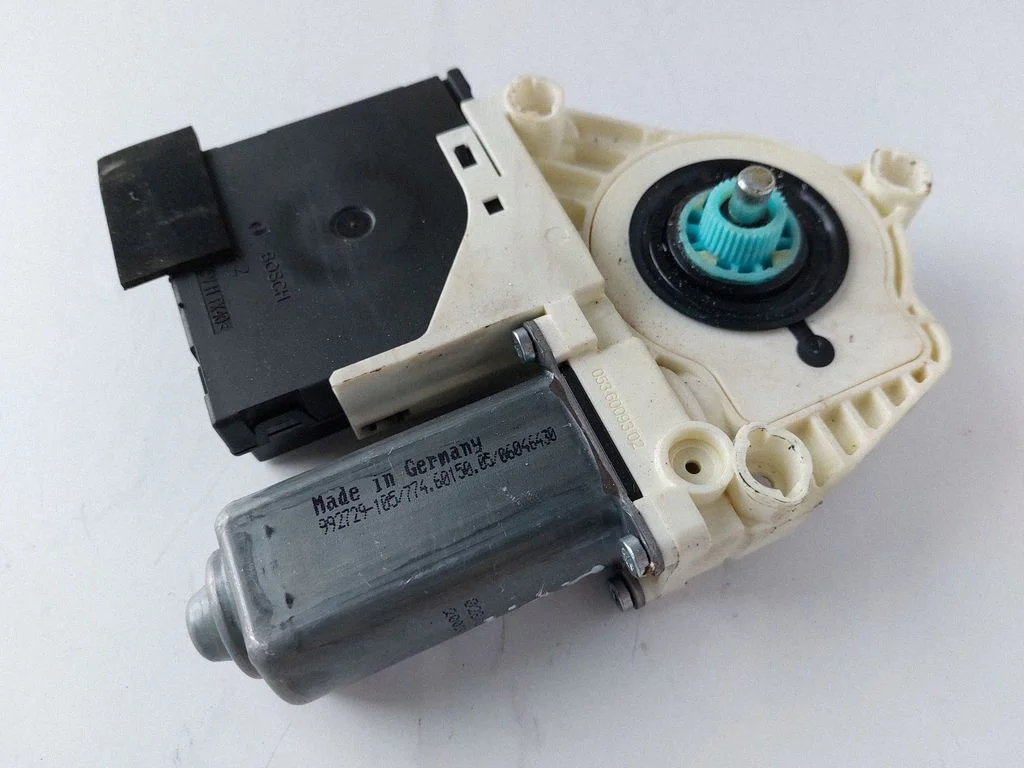 Front door window regulator motor 1K0959729G