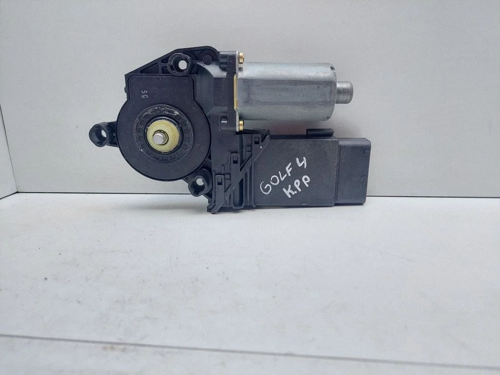 Front door window regulator motor – Volkswagen Golf IV (1998-2005)