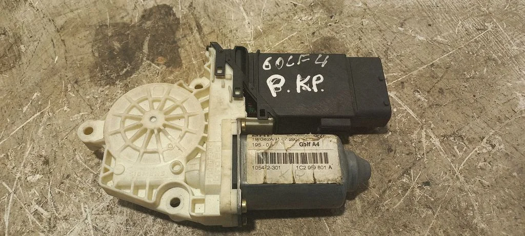 Front door window regulator motor – Volkswagen Golf IV (1998-2005)
