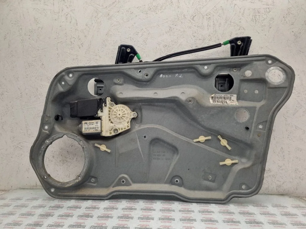 Front door window regulator with motor 1J4837756F