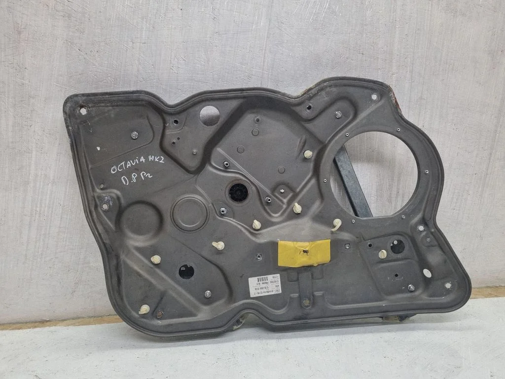 Esiukse elektriline aknatõstuk mootoriga – Skoda Octavia Mk2 (1Z) (2004-2013)