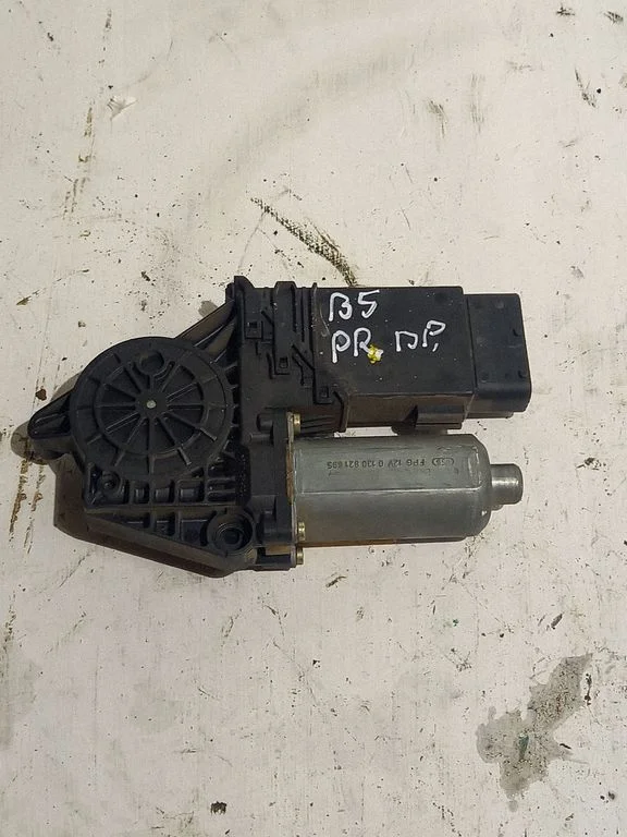 Front door window regulator motor 3B4837751S