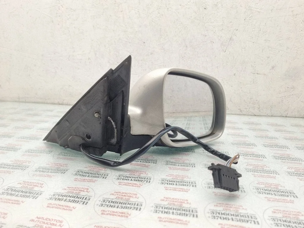 Front door electric wing mirror 020514
