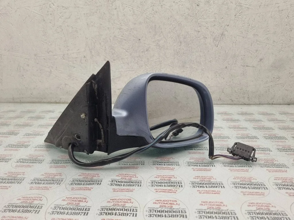 Front door electric wing mirror E1020514