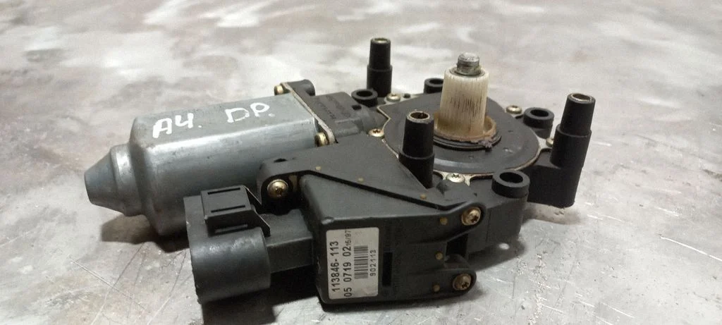 Front door window regulator motor 05360014