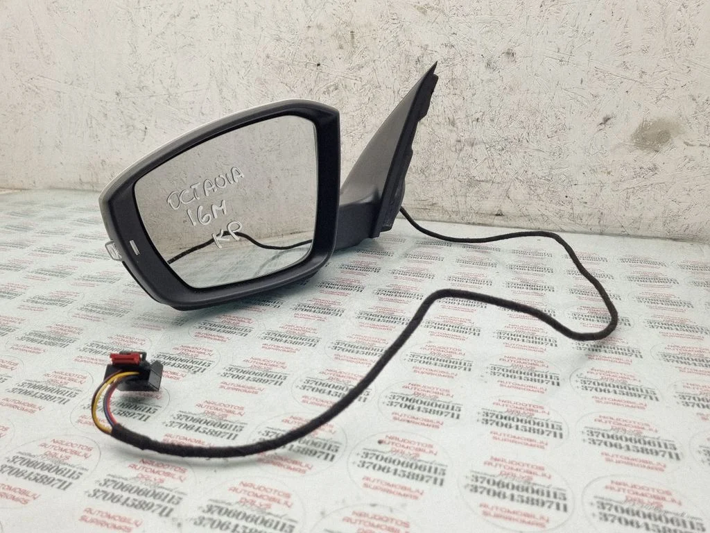 Esiukse elektriline välispeegel 5E0857933