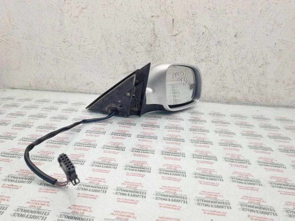 Lusterko elektryczne – prawy przód