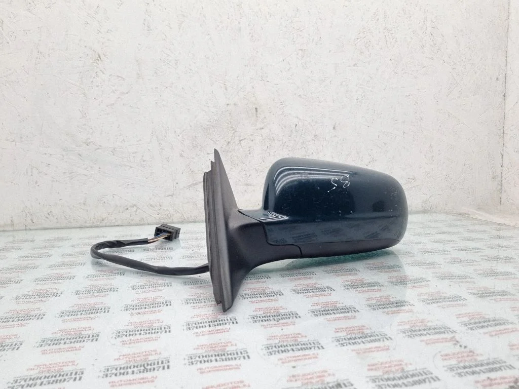 Front door electric wing mirror – front left