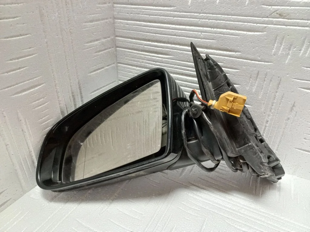 Front door electric wing mirror 010681