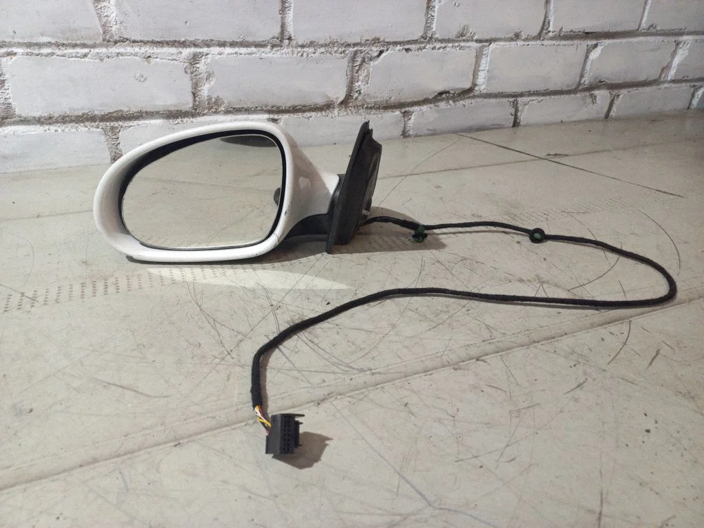 Lusterko elektryczne 3C0857933