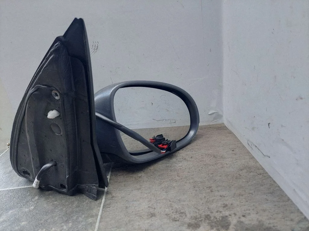 Front door electric wing mirror – front right