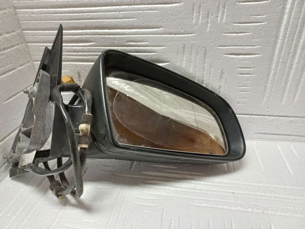 Front door electric wing mirror 010681