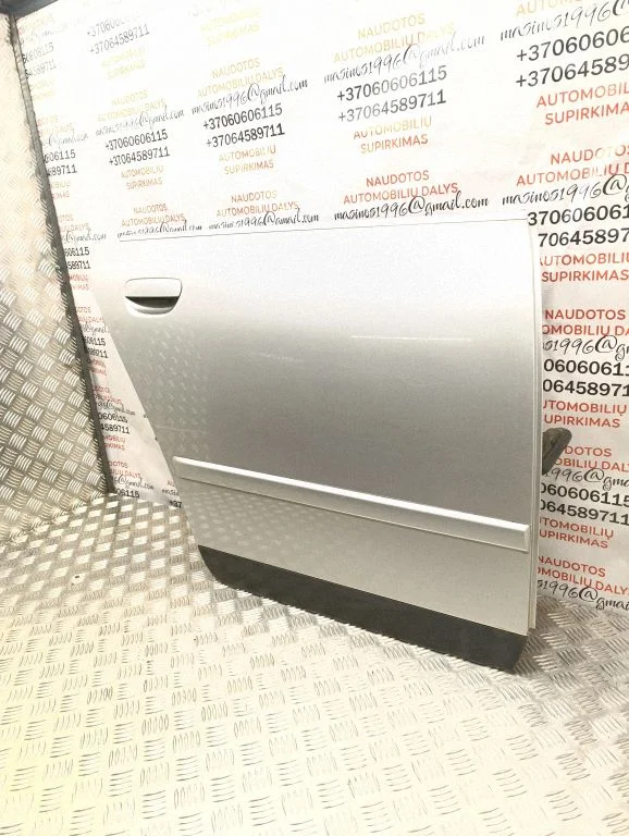 Rear door – rear right