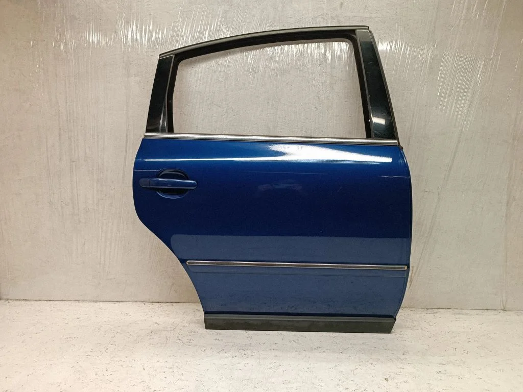 Rear door – rear right