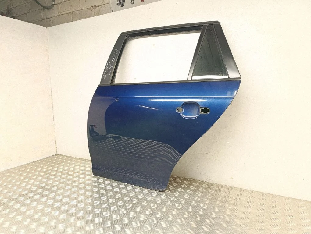 Rear door – rear left