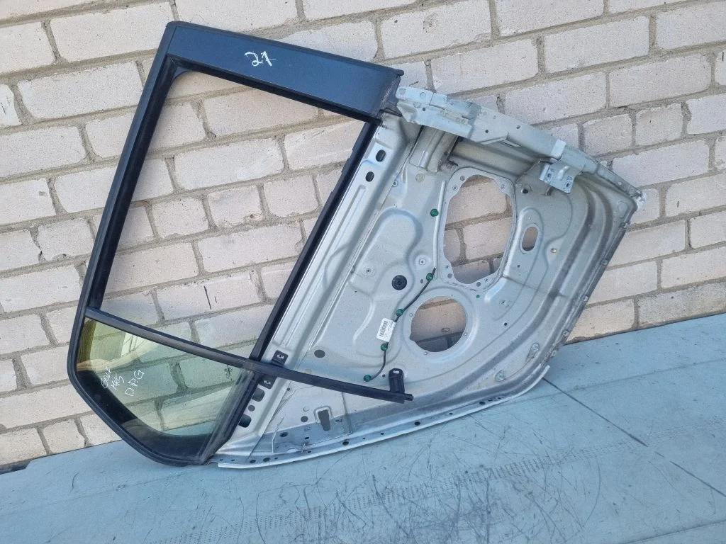 Rear door – rear right