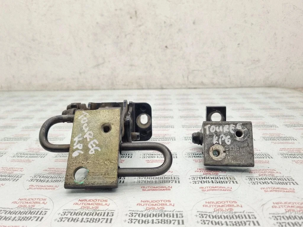 Rear door hinge set – Volkswagen Touareg I (2002-2010)