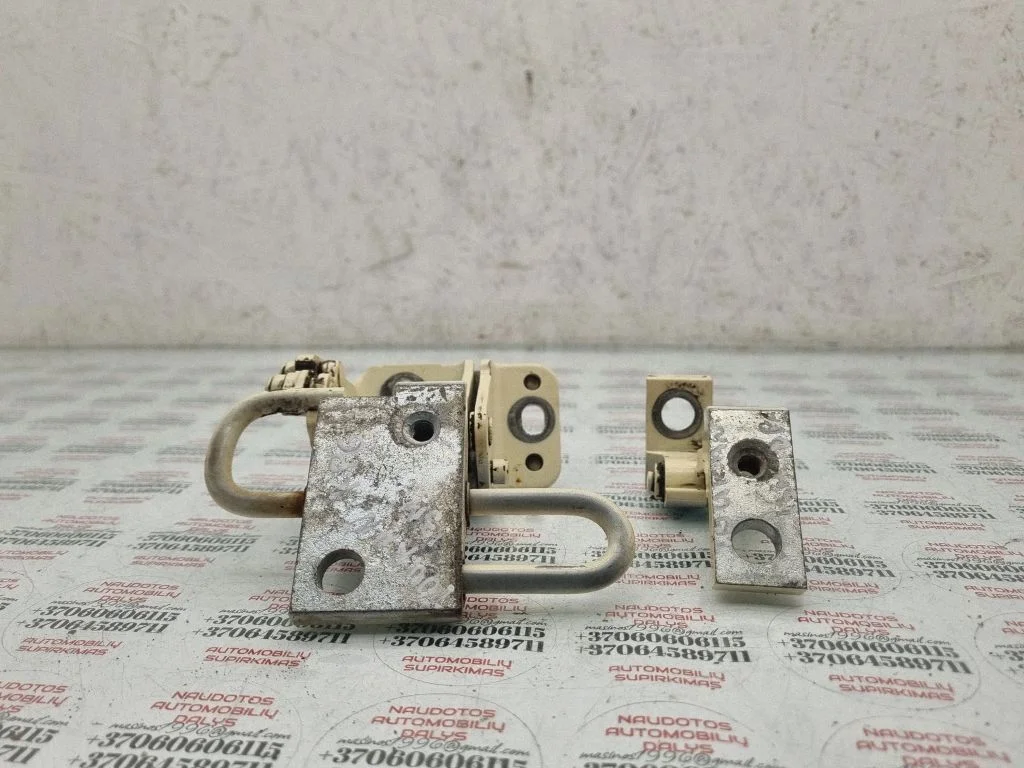 Rear door hinge set – Volkswagen Touran II (2010-2016)